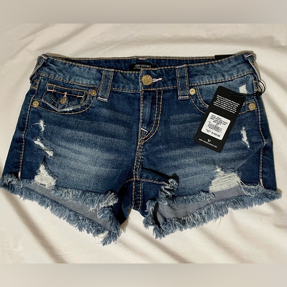 NWT Size 27 (size 4) True Religion Joey Cut-Off low rise shorts